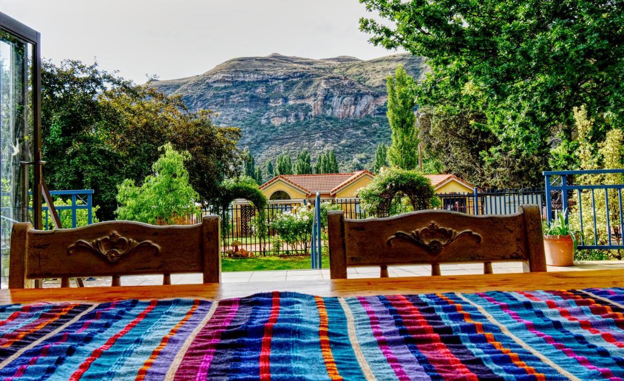 Die Blou Huis Clarens Exterior photo